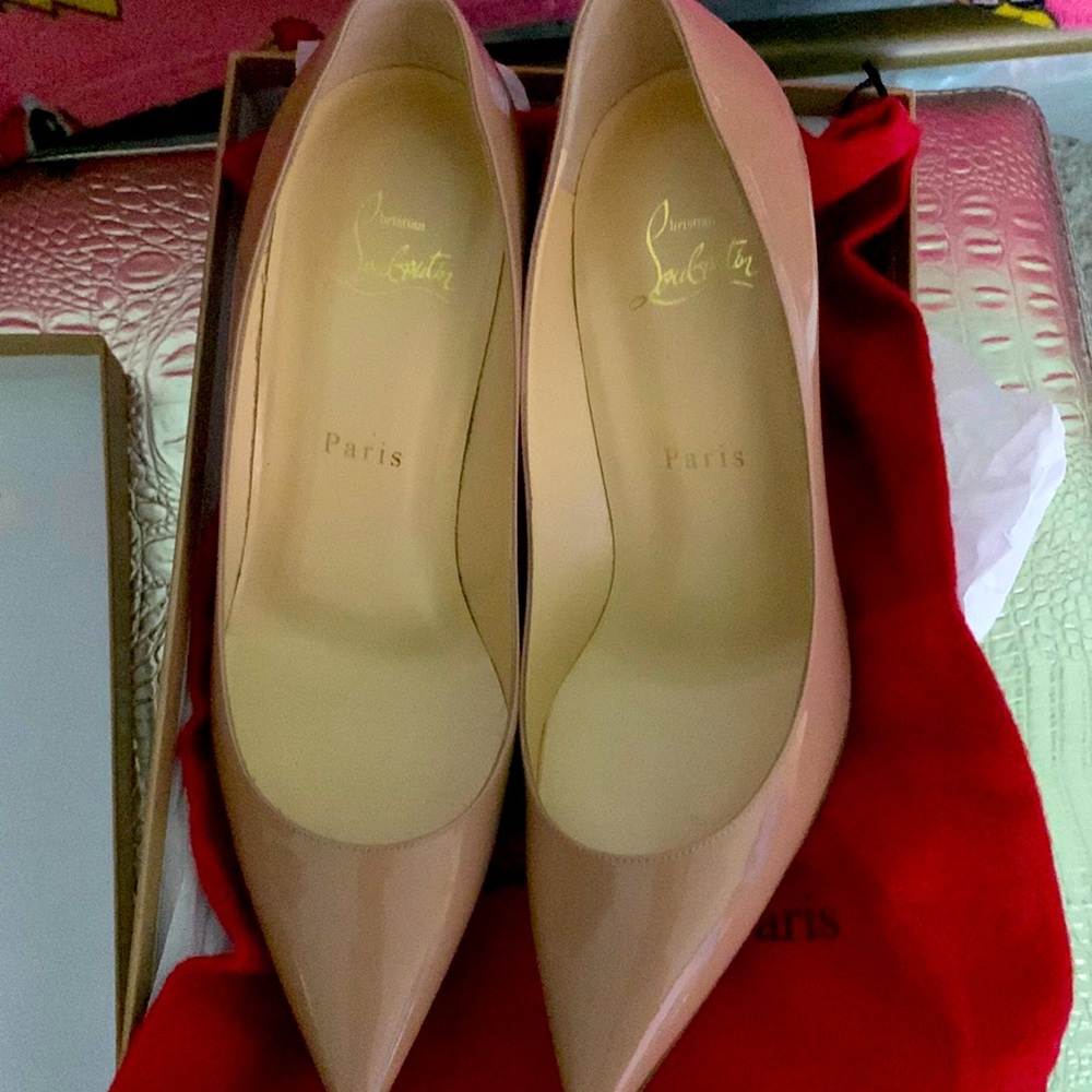Authentic red bottoms nwt taupe